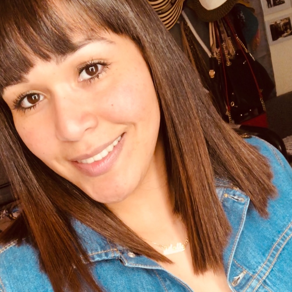 Meet your Posher, Idalia